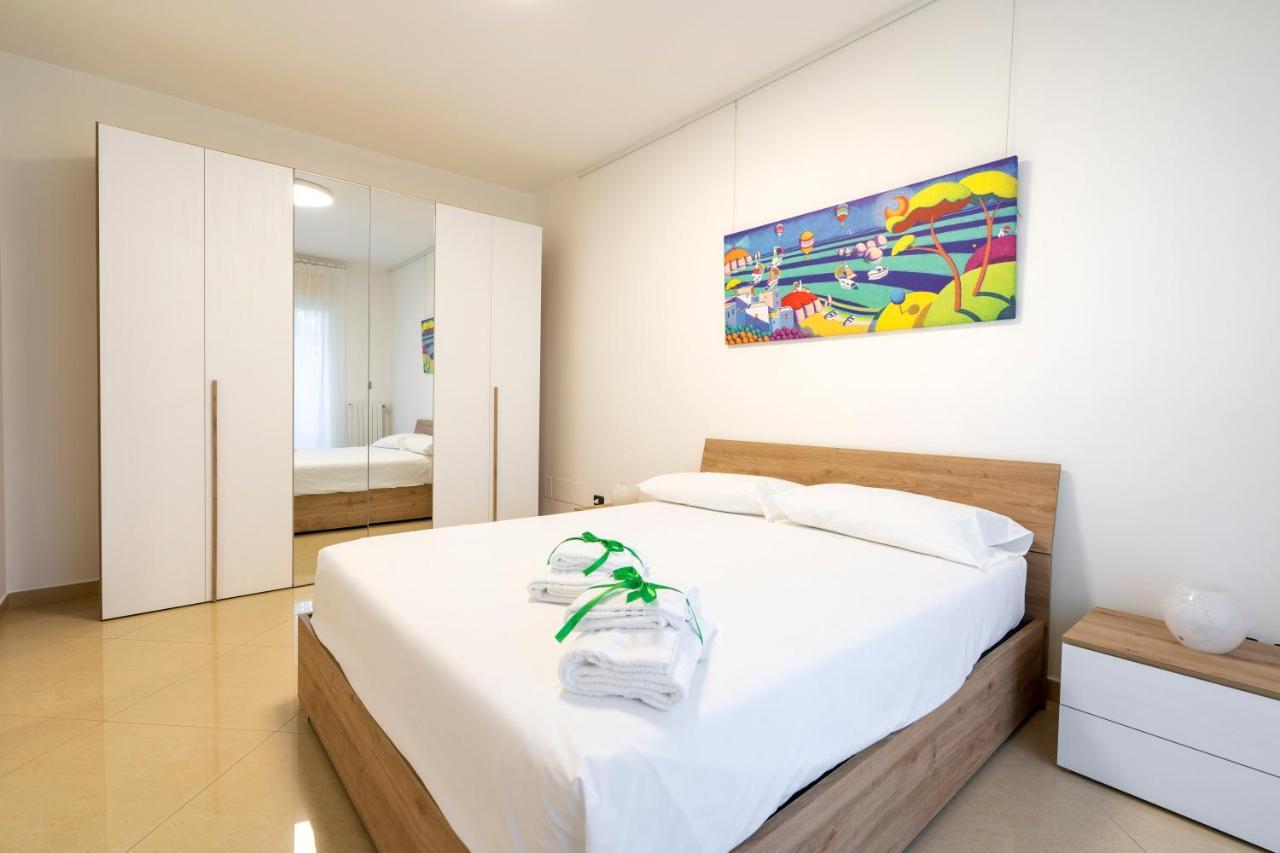 Boscoincitta Apt With Garage And Whirlpool Tub Бари Екстериор снимка