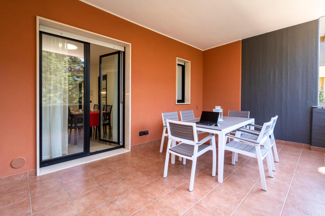 Boscoincitta Apt With Garage And Whirlpool Tub Бари Екстериор снимка