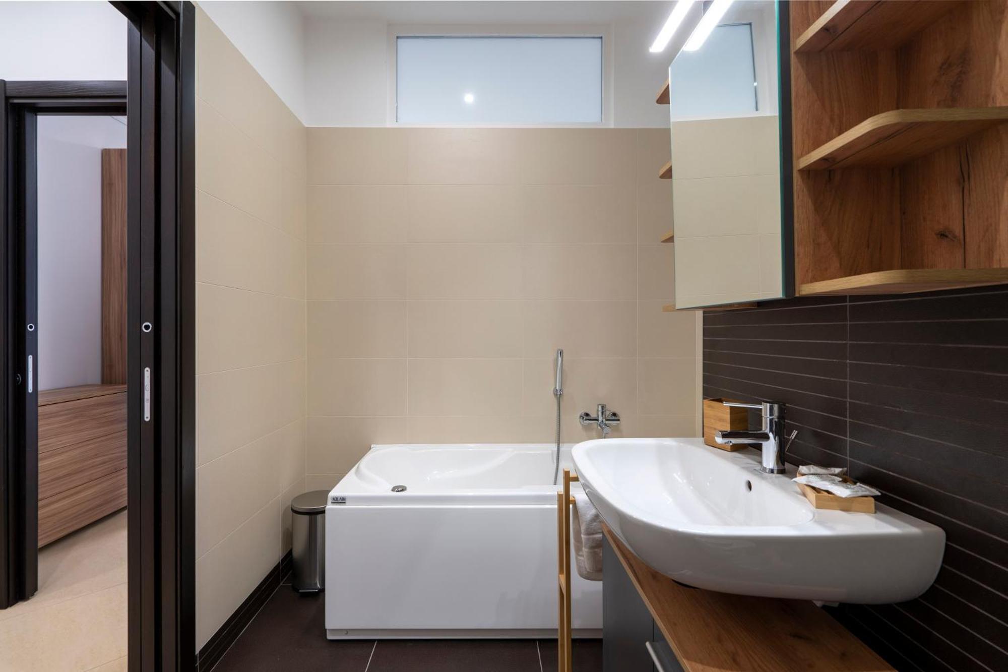 Boscoincitta Apt With Garage And Whirlpool Tub Бари Екстериор снимка